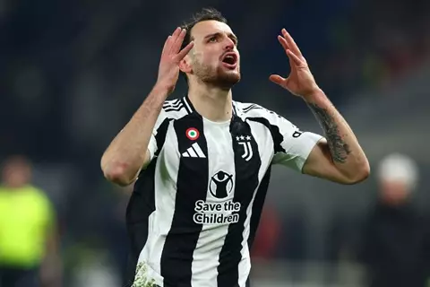 توتو سبورت: يوفنتوس يضحي بجاتي لضم نجم نابولي